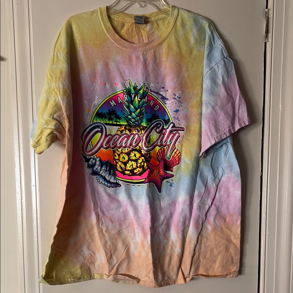Yellow and Pink Pineapple Graphic Short Sleeve Tee